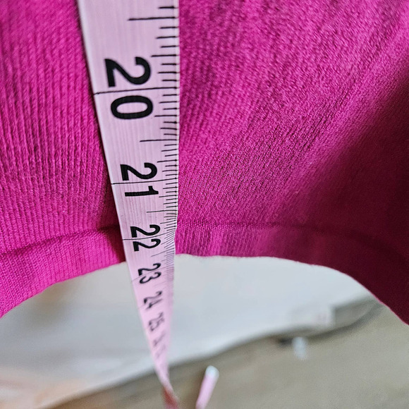 Women's Lilly Pulitzer Sweater - Picture 5 of 9